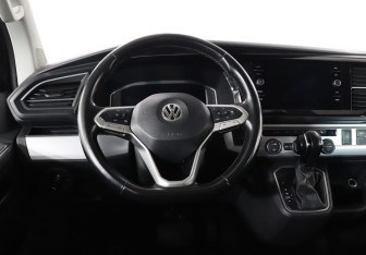 Подержанный автомобиль Volkswagen Multivan 2020 года (18 фото)