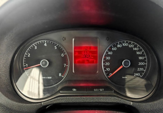 Подержанный автомобиль Volkswagen Polo Sedan 2011 года (13 фото)