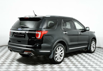 Подержанный автомобиль Ford Explorer 2018 года (3 фото)
