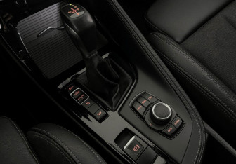 Подержанный автомобиль BMW X1 2020 года (16 фото)