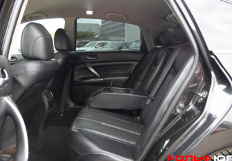 Подержанный автомобиль Nissan Teana 2012 года (8 фото)