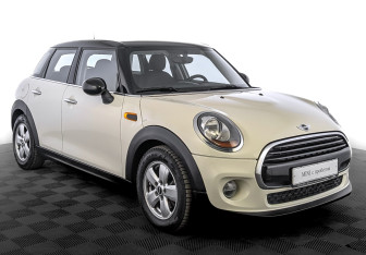 Подержанный автомобиль MINI Hatch 2016 года (3 фото)