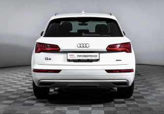 Подержанный автомобиль Audi Q5 2019 года (6 фото)