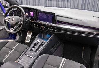 Подержанный автомобиль Volkswagen Golf Hatchback 2020 года (11 фото)