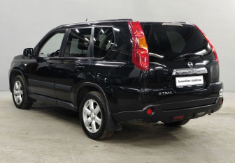 Подержанный автомобиль Nissan X-Trail 2008 года (7 фото)