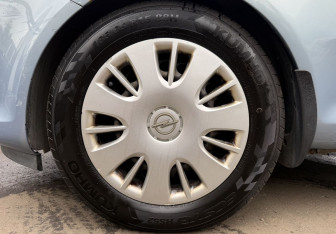 Подержанный автомобиль Opel Corsa 2007 года (9 фото)