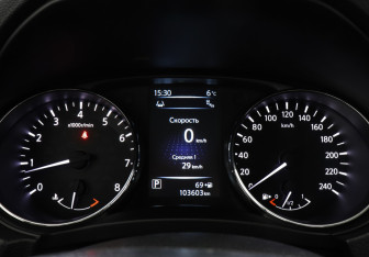 Подержанный автомобиль Nissan Qashqai 2017 года (11 фото)