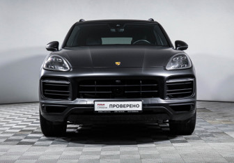 Подержанный автомобиль Porsche Cayenne 2023 года (2 фото)