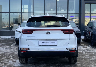 Подержанный автомобиль Kia Sportage 2020 года (6 фото)