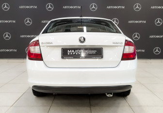 Подержанный автомобиль Skoda Rapid Liftback 2019 года (6 фото)