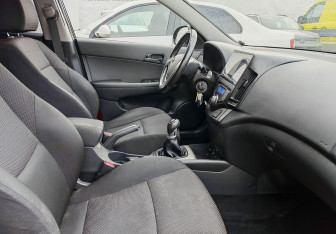 Подержанный автомобиль Hyundai i30 Hatchback 2011 года (9 фото)