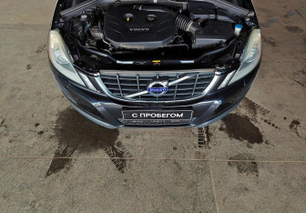 Подержанный автомобиль Volvo XC60 2011 года (16 фото)