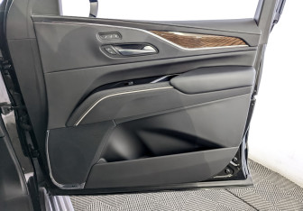 Подержанный автомобиль Cadillac Escalade Suv 2023 года (29 фото)