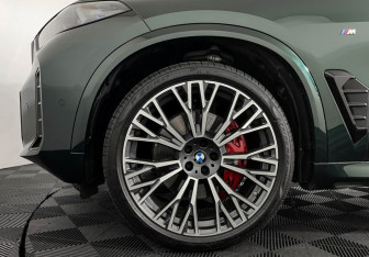 Подержанный автомобиль BMW X5 2024 года (7 фото)