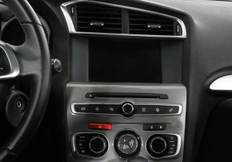 Подержанный автомобиль Citroen C4 Sedan 2017 года (8 фото)