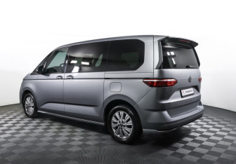 Подержанный автомобиль Volkswagen Multivan 2022 года (7 фото)