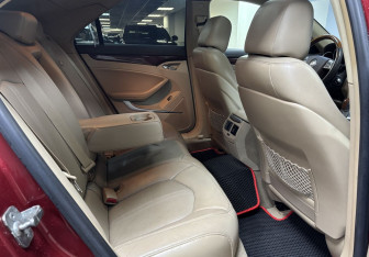 Подержанный автомобиль Cadillac CTS Sedan 2008 года (11 фото)