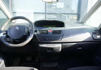 Подержанный автомобиль Citroen C4 Picasso 2011 года (12 фото)