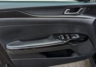 Подержанный автомобиль Kia K5 2021 года (19 фото)