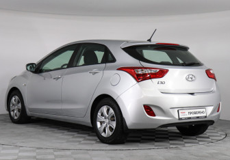 Подержанный автомобиль Hyundai i30 Hatchback 2016 года (7 фото)