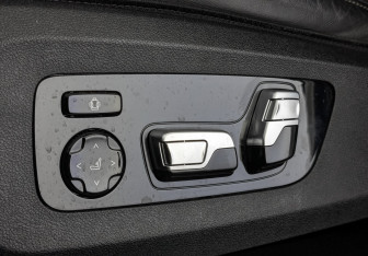 Подержанный автомобиль BMW X6 2020 года (21 фото)