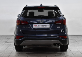 Подержанный автомобиль Hyundai Santa Fe 2017 года (6 фото)