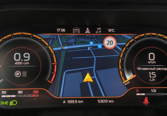 Подержанный автомобиль LADA (ВАЗ) Vesta Sedan 2019 года (15 фото)