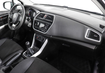 Подержанный автомобиль Suzuki SX4 Hatchback 2017 года (5 фото)