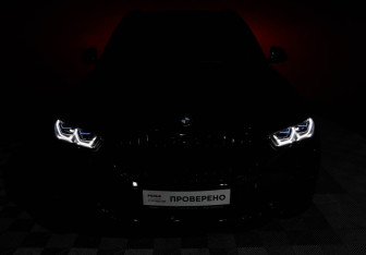 Подержанный автомобиль BMW X5 2022 года (18 фото)