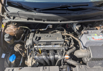 Подержанный автомобиль Hyundai Solaris Hatchback 2014 года (9 фото)