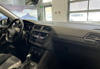 Подержанный автомобиль Volkswagen Tiguan 2019 года (10 фото)