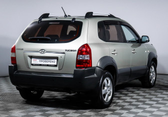 Подержанный автомобиль Hyundai Tucson 2007 года (5 фото)