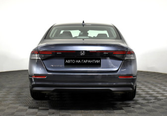 Подержанный автомобиль Honda Accord Sedan 2023 года (4 фото)