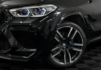 Подержанный автомобиль BMW X6 M 2020 года (33 фото)