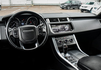 Подержанный автомобиль Land Rover Range Rover Sport 2017 года (15 фото)