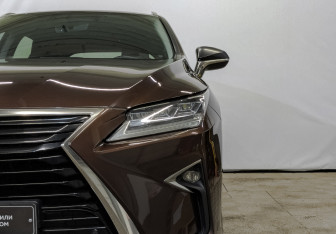 Подержанный автомобиль Lexus RX 2018 года (17 фото)