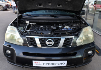 Подержанный автомобиль Nissan X-Trail 2008 года (9 фото)