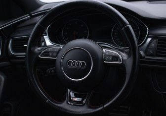 Подержанный автомобиль Audi A6 Sedan 2016 года (15 фото)