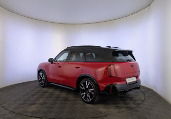 Подержанный автомобиль MINI Countryman 2024 года (7 фото)