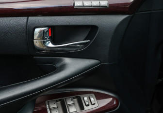 Подержанный автомобиль Lexus LX 2013 года (24 фото)