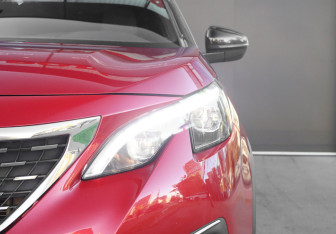 Подержанный автомобиль Peugeot 3008 2018 года (25 фото)