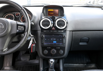 Подержанный автомобиль Opel Corsa 2013 года (14 фото)