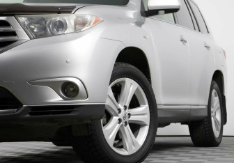 Подержанный автомобиль Toyota Highlander 2012 года (5 фото)