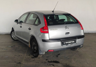 Подержанный автомобиль Citroen C4 Hatchback 2009 года (7 фото)