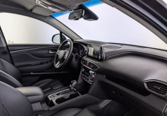 Подержанный автомобиль Hyundai Santa Fe 2019 года (13 фото)