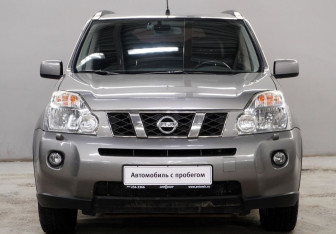 Подержанный автомобиль Nissan X-Trail 2009 года (2 фото)