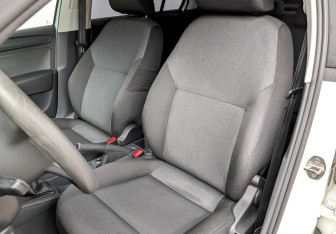 Подержанный автомобиль Skoda Rapid Liftback 2018 года (20 фото)