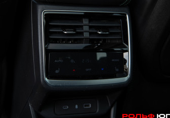 Подержанный автомобиль Geely Monjaro 2025 года (26 фото)