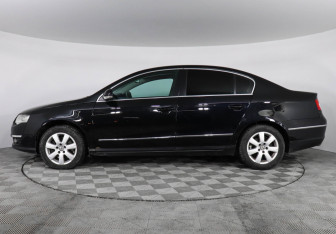 Подержанный автомобиль Volkswagen Passat Sedan 2009 года (8 фото)