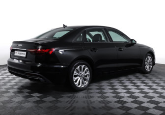 Подержанный автомобиль Audi A4 Sedan 2020 года (5 фото)